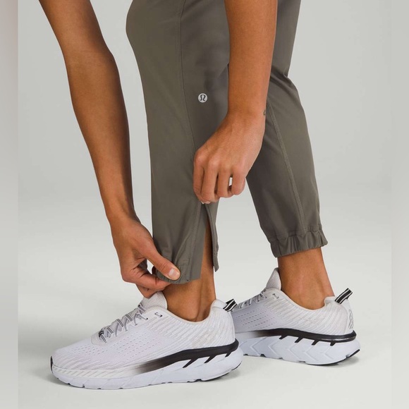 Adapted State High Rise Jogger - Rover - Picture 3 of 14